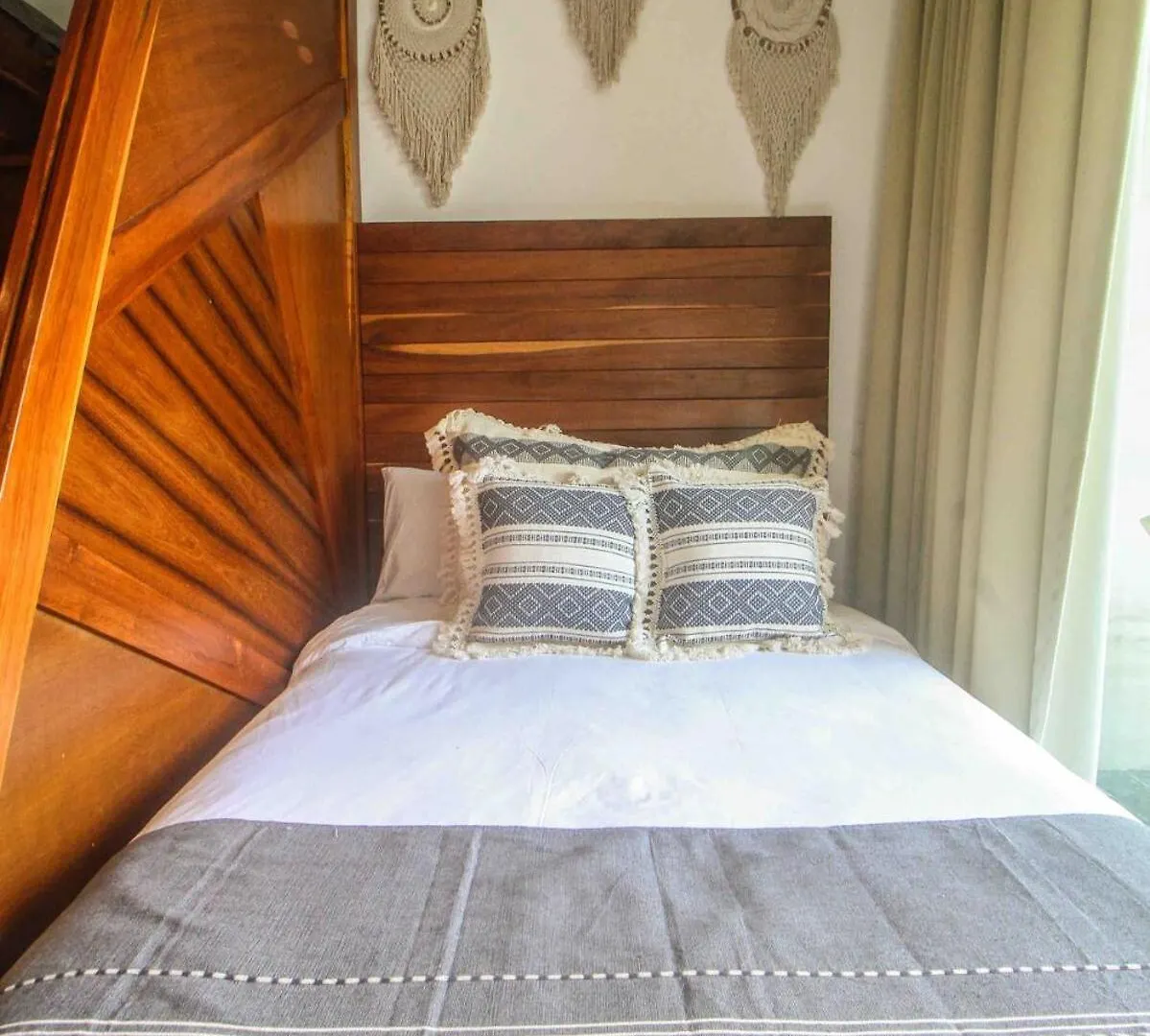 Luxurious Ph Private Pool Beachclub Mistiqtulum